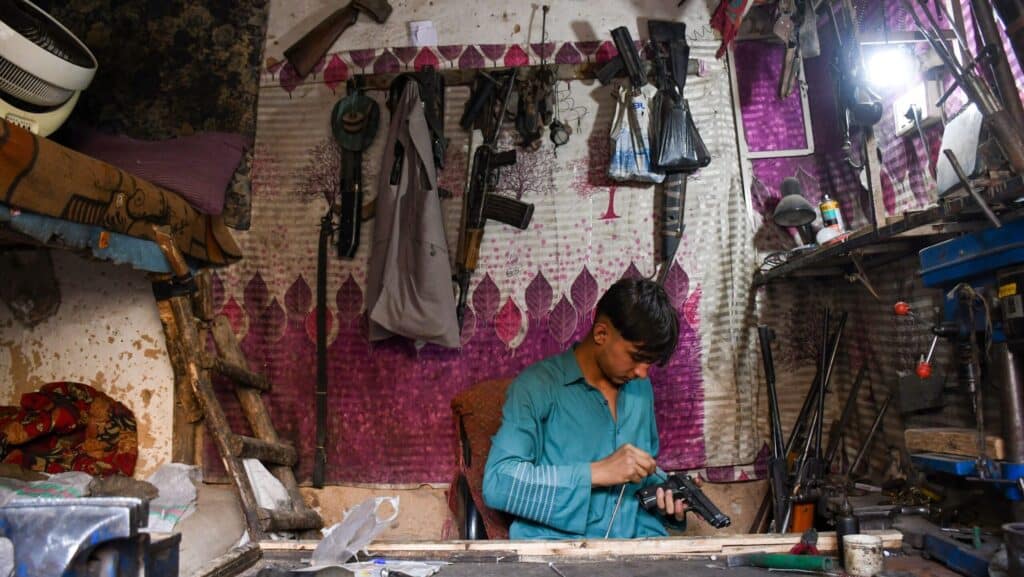 Lire la suite à propos de l’article La police saisit une importante cache d’armes dans la province d’Uruzgan, dans le sud de l’Afghanistan